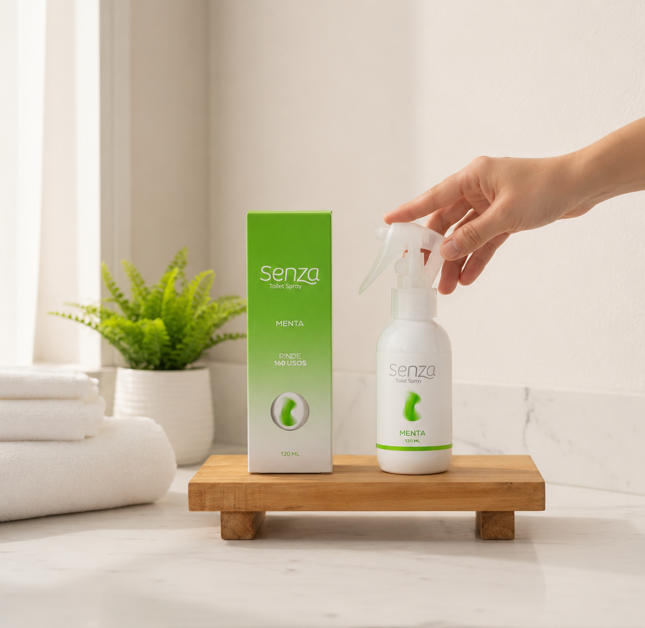 Senza Menta con su packaging sobre una bandeja de madera